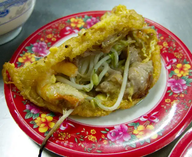 Ảnh minh họa: Bánh khoái Huế nhân tôm, thịt, giá – Bánh khoái Lạc Thiện