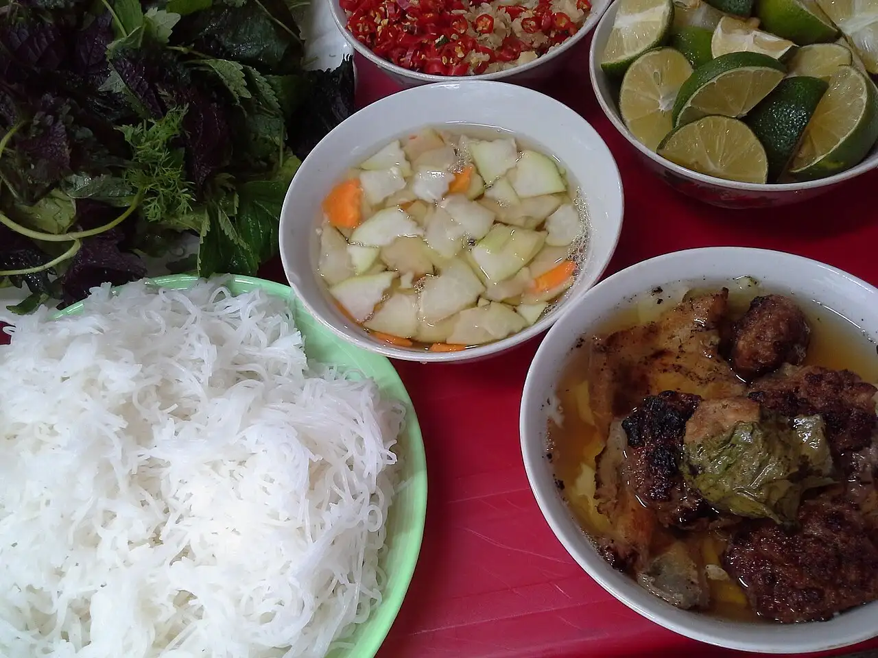 Ảnh minh họa: Bún chả phố Hàng Mành – Bún chả Đắc Kim